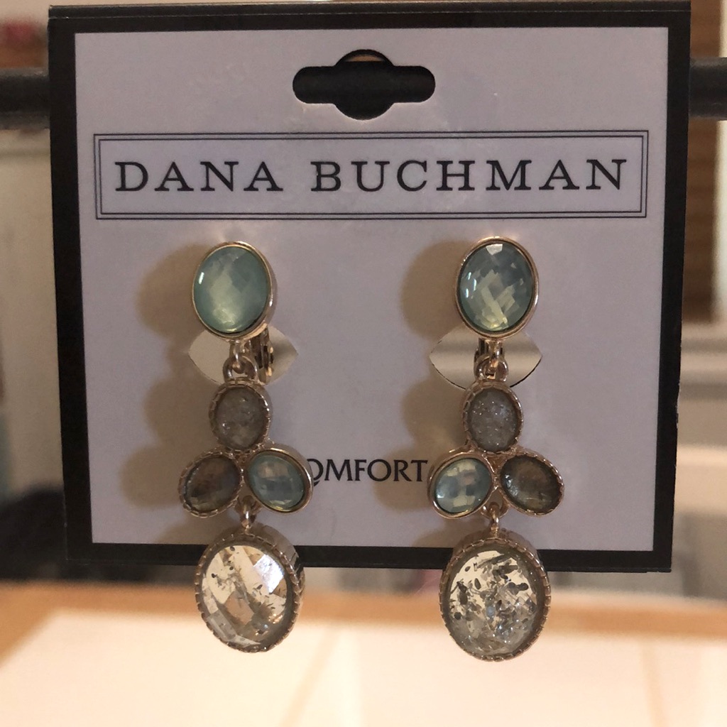 Dana Buchman Clip On Earrings 14$